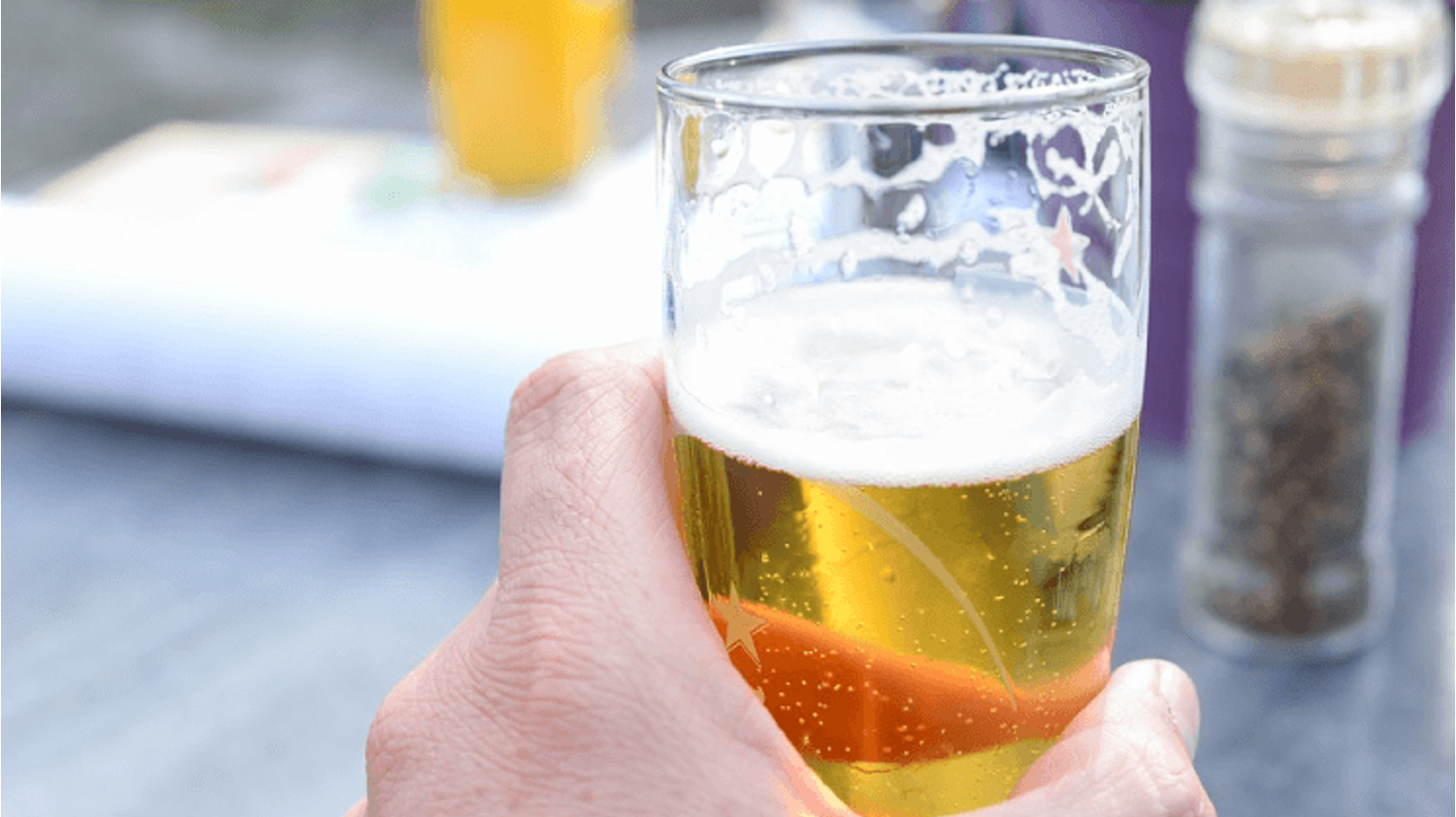 thumbnail for blog article named: La bière sans alcool est-elle sans danger ?